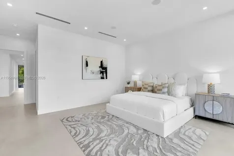 3200 Thomas Avenue Miami FL 33133