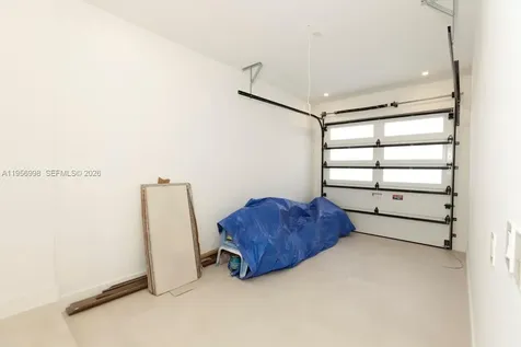3200 Thomas Avenue Miami FL 33133