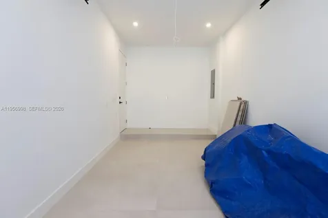 3200 Thomas Avenue Miami FL 33133