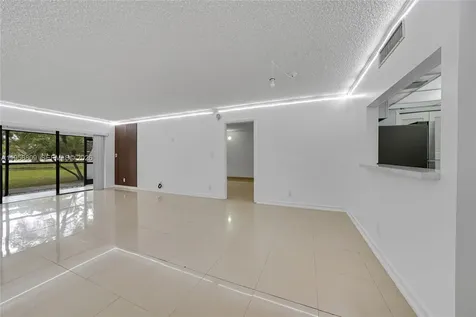 200 Lakeview Drive Weston FL 33326
