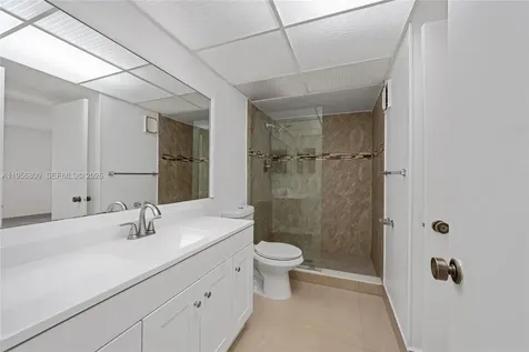 200 Lakeview Drive Weston FL 33326