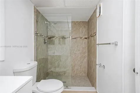 200 Lakeview Drive Weston FL 33326