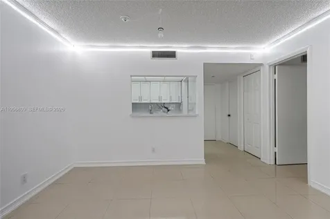 200 Lakeview Drive Weston FL 33326