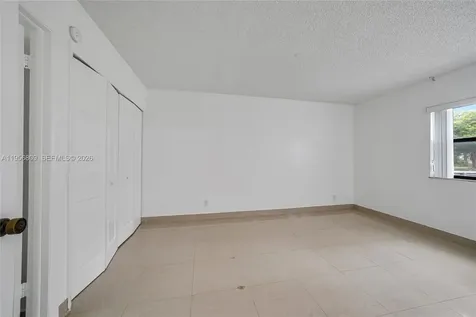 200 Lakeview Drive Weston FL 33326