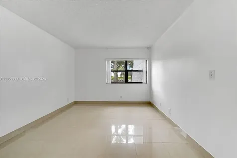 200 Lakeview Drive Weston FL 33326