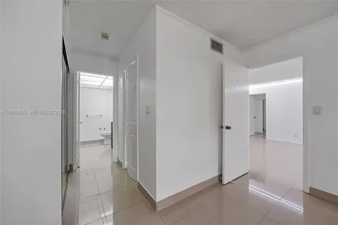 200 Lakeview Drive Weston FL 33326