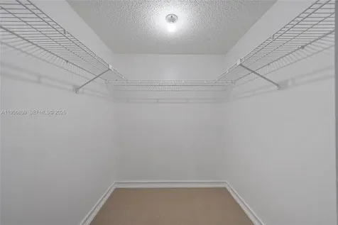 200 Lakeview Drive Weston FL 33326