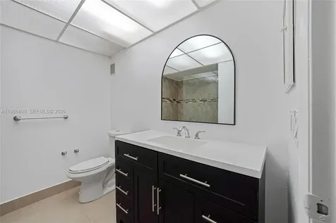 200 Lakeview Drive Weston FL 33326