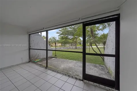 200 Lakeview Drive Weston FL 33326