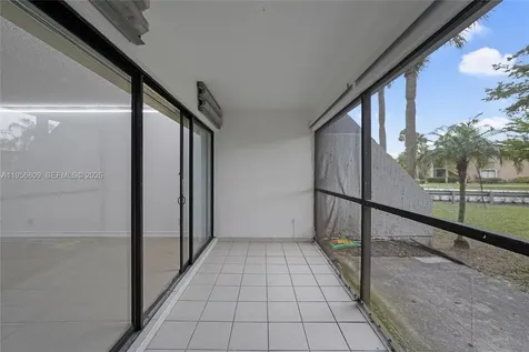 200 Lakeview Drive Weston FL 33326