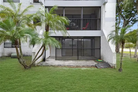 200 Lakeview Drive Weston FL 33326