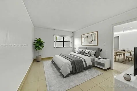 200 Lakeview Drive Weston FL 33326