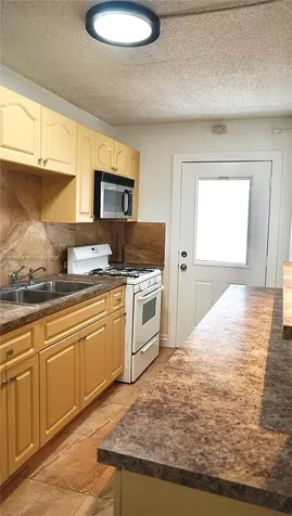 20311 NE 2nd Avenue Miami FL 33179