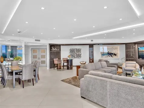 21200 Point Place Aventura FL 33180