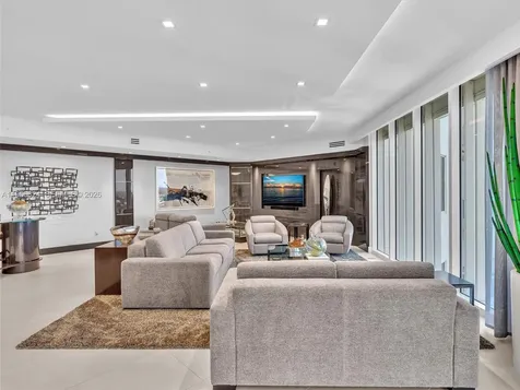 21200 Point Place Aventura FL 33180