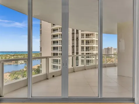 21200 Point Place Aventura FL 33180
