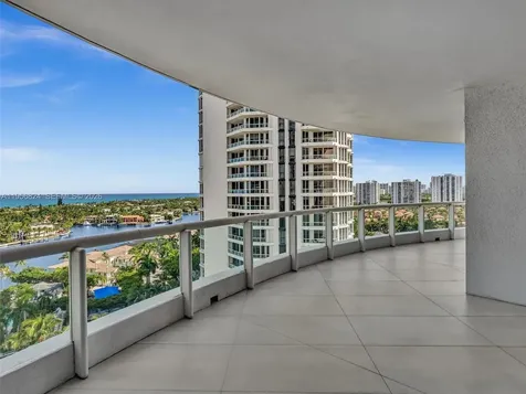 21200 Point Place Aventura FL 33180