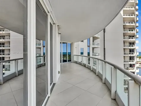 21200 Point Place Aventura FL 33180