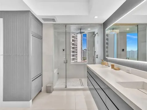 21200 Point Place Aventura FL 33180