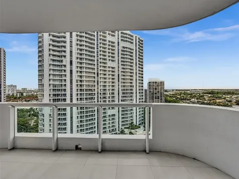 21200 Point Place Aventura FL 33180