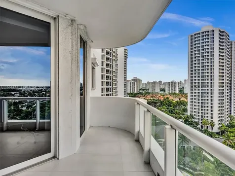 21200 Point Place Aventura FL 33180