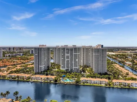 21200 Point Place Aventura FL 33180
