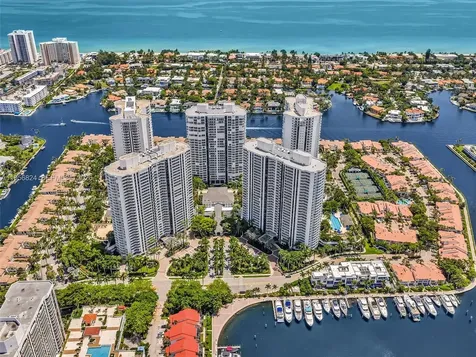 21200 Point Place Aventura FL 33180