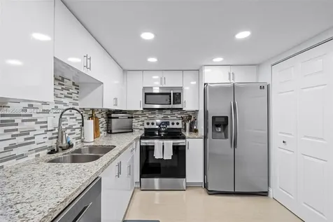 6554 SW 114th Place Miami FL 33173