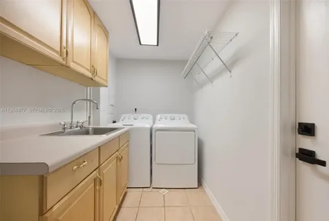 5730 SW 56th Terrace Miami FL 33143