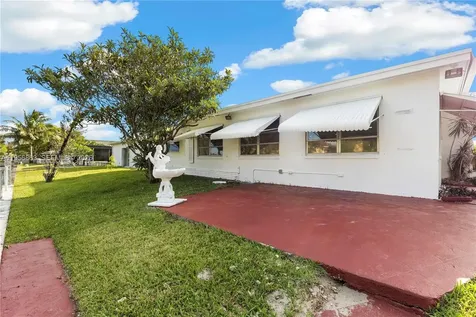 5706 NW 81st Avenue Tamarac FL 33321
