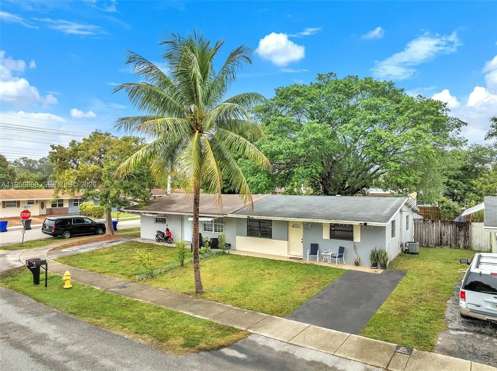 7021 SW 19th Place North Lauderdale FL 33068