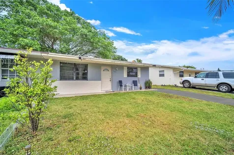 7021 SW 19th Place North Lauderdale FL 33068