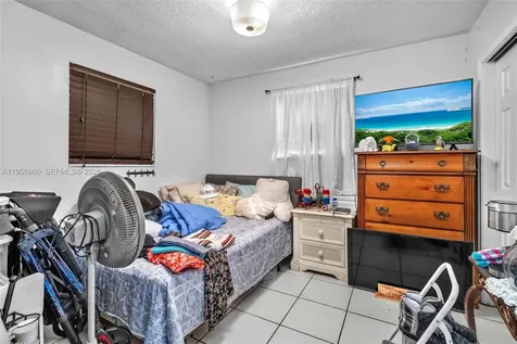 7021 SW 19th Place North Lauderdale FL 33068