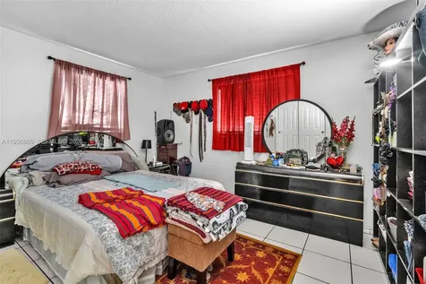 7021 SW 19th Place North Lauderdale FL 33068