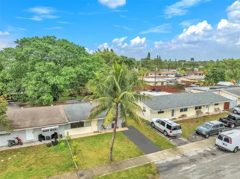 7021 SW 19th Place North Lauderdale FL 33068