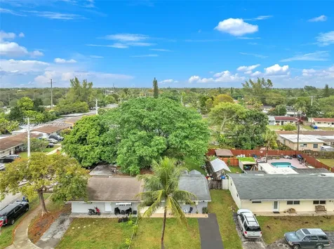 7021 SW 19th Place North Lauderdale FL 33068