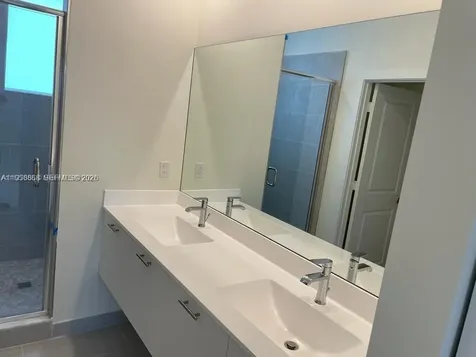 6453 NW 102nd Path Doral FL 33178