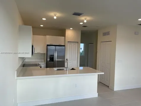 6453 NW 102nd Path Doral FL 33178