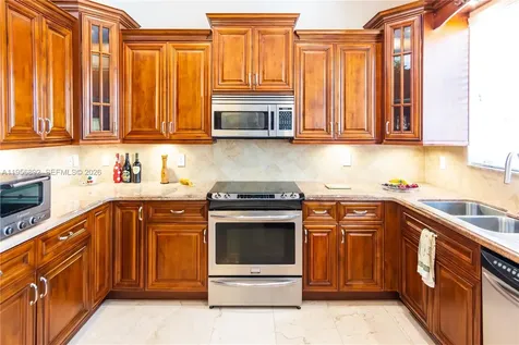 10564 NW 57th Street Doral FL 33178