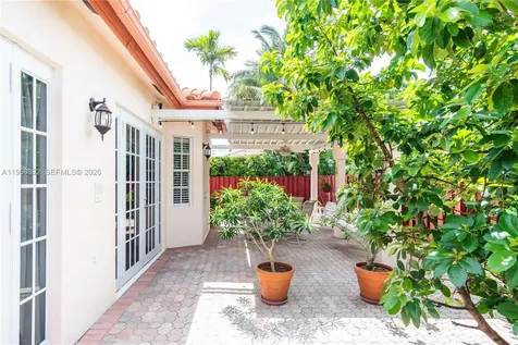 10564 NW 57th Street Doral FL 33178