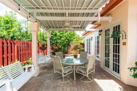 10564 NW 57th Street Doral FL 33178