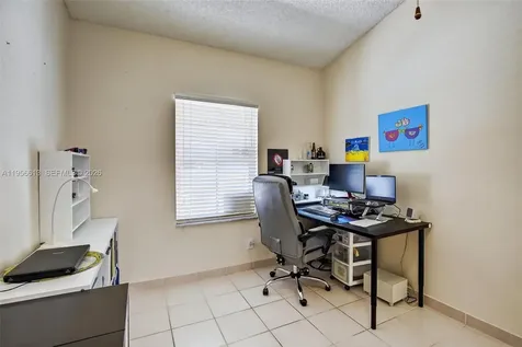 7306 NW 1st Manor Plantation FL 33317