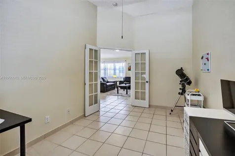 7306 NW 1st Manor Plantation FL 33317