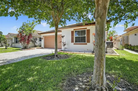 7306 NW 1st Manor Plantation FL 33317