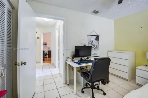 7306 NW 1st Manor Plantation FL 33317