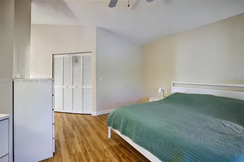 7306 NW 1st Manor Plantation FL 33317