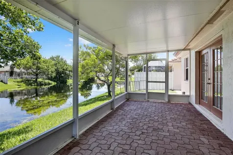 7306 NW 1st Manor Plantation FL 33317