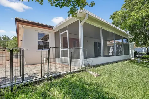 7306 NW 1st Manor Plantation FL 33317