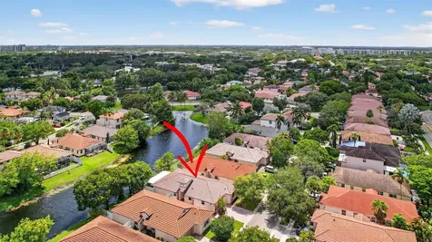 7306 NW 1st Manor Plantation FL 33317