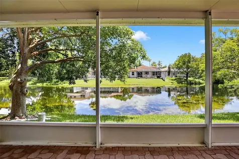 7306 NW 1st Manor Plantation FL 33317